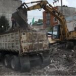 Retiro de Escombro_Camion recolectando